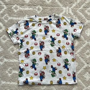 Boys super Mario graphic tee.